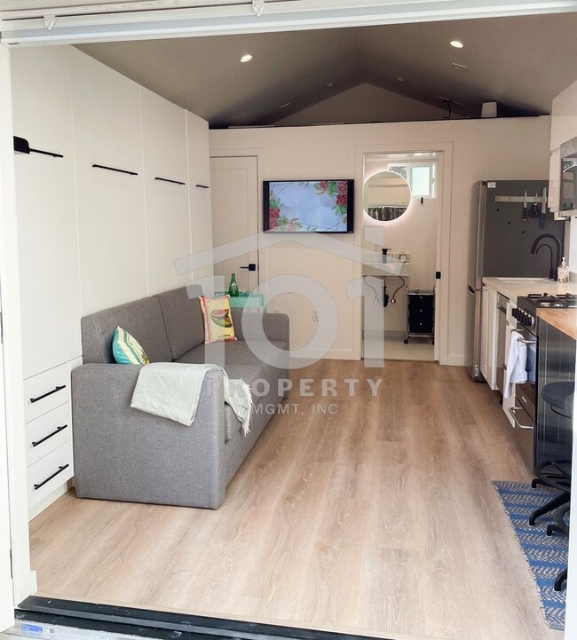 Building Photo - Skrzypek