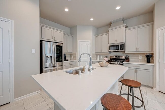 Building Photo - 2523 Terrace Point Dr