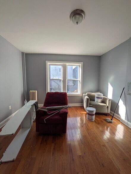Building Photo - 43 W 29th St
