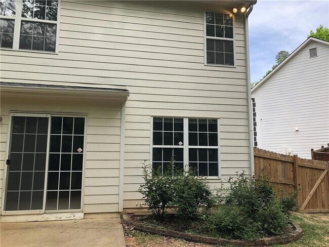 Building Photo - 370 Manor Glen Dr