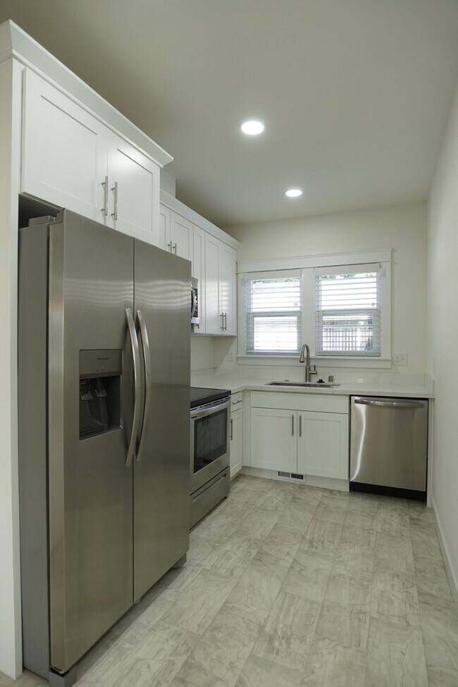 Building Photo - 2922 S Adams St