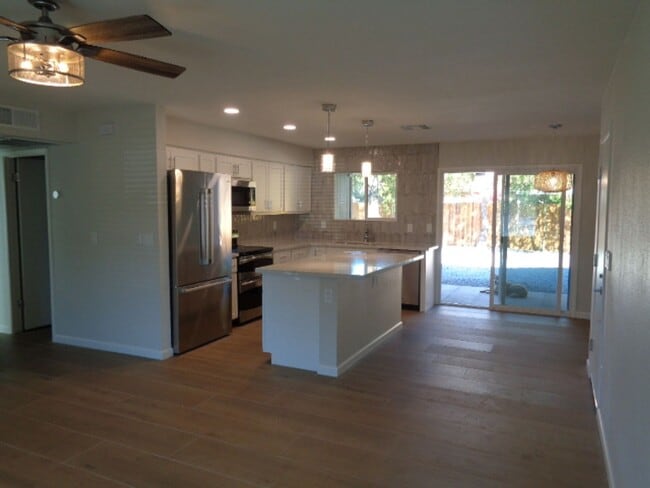 Building Photo - Gorgeous 3 bedroom house in Mesa! Totally renovated and ready to move in! Available NOW!