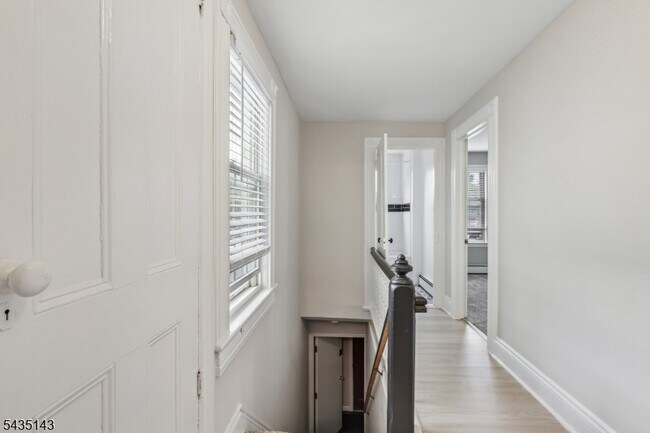Building Photo - 25 Atno Ave