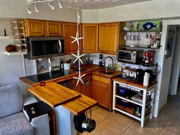 Building Photo - 6399 Azure Ln