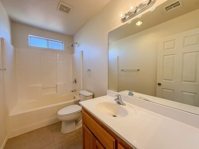 Building Photo - 29 Palms Home