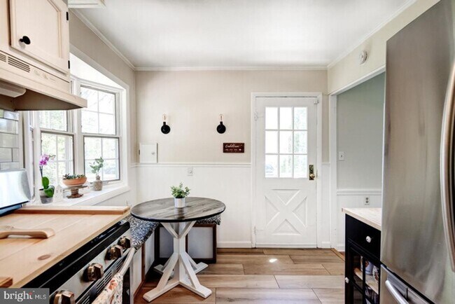 Building Photo - Charming Home in King of Prussia