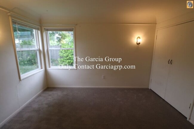 Building Photo - 27 SE 94th Ave