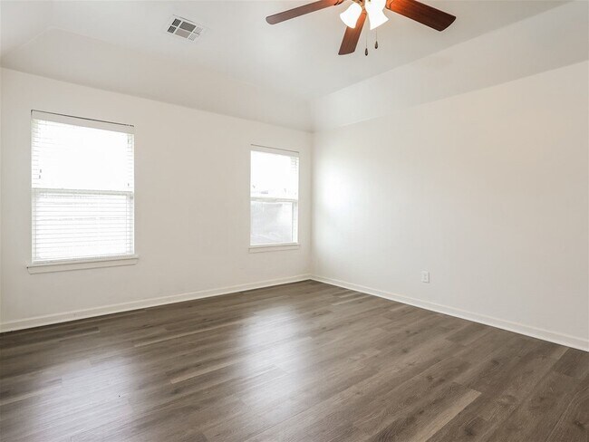 Building Photo - 1501 Tahoe Ln
