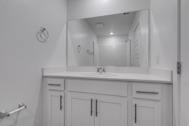 Building Photo - Beautiful New 3 Bed / 2.5 Bath Townhome 89178