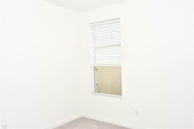 Building Photo - 10606 Summers Wy