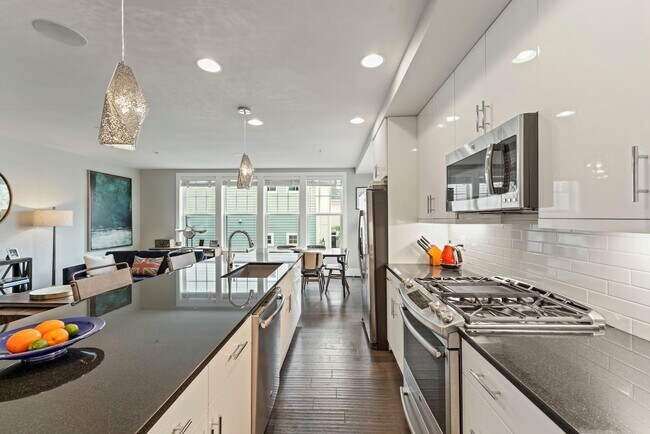 Building Photo - 783 Morton St NW