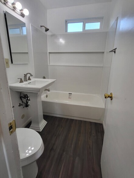 Building Photo - 34850 Ave B