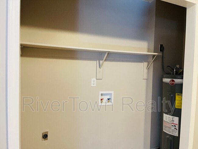 Building Photo - 6390 Sandhurst Rd