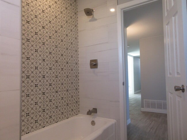 Building Photo - 3302 Zircon Dr