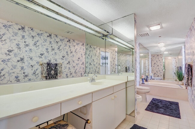 Building Photo - 4100 N Ocean Dr