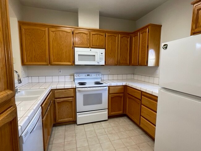 Building Photo - 751 Silchester Ct