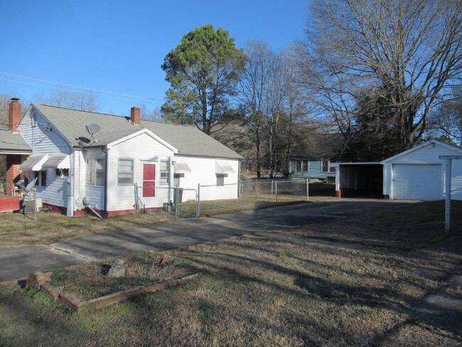 Building Photo - Home for Rent In Lincolnton