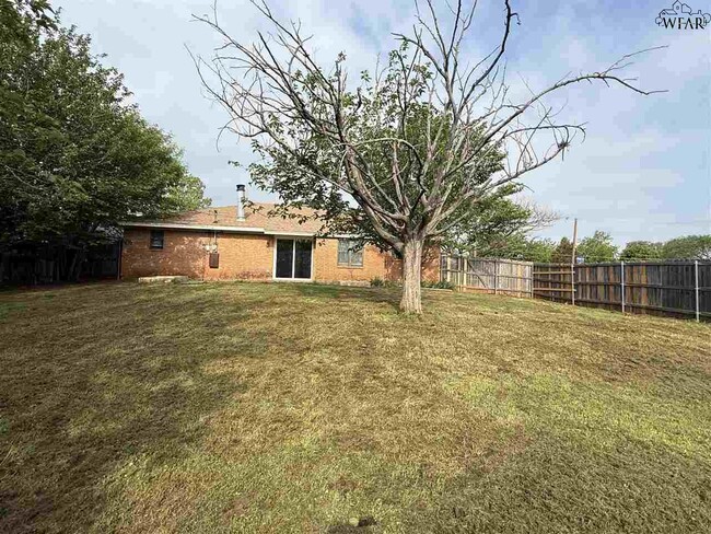 Building Photo - 5307 Hooper Dr