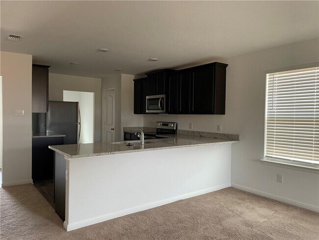 Building Photo - 100 Fairfax Ln