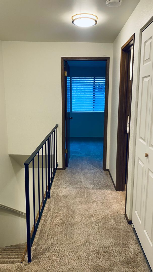 Building Photo - Cute and Quaint Updated Federal Way Condo