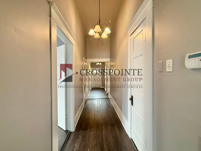 Building Photo - Tour Today! 3 Bedroom, 2 Bathroom House!