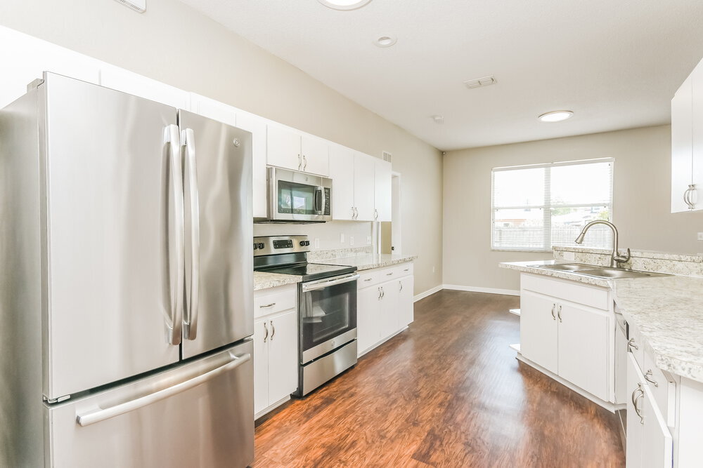 Building Photo - 6033 Live Oak Dr