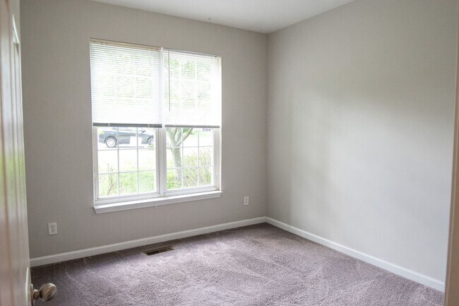 Building Photo - Main level living in Murfreesboro!