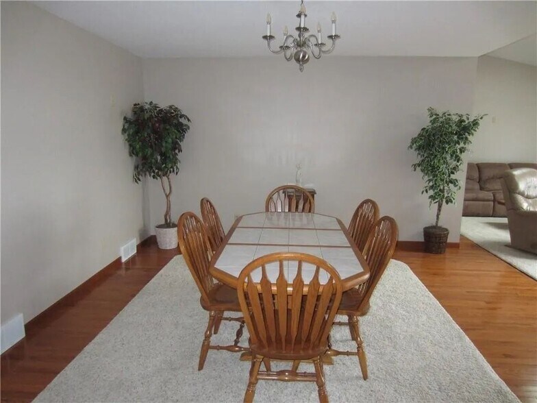 Building Photo - 3304 Baer Beach Rd