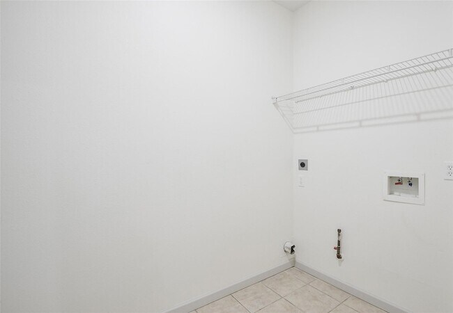 Building Photo - 6627 Stonecross Creek Ln