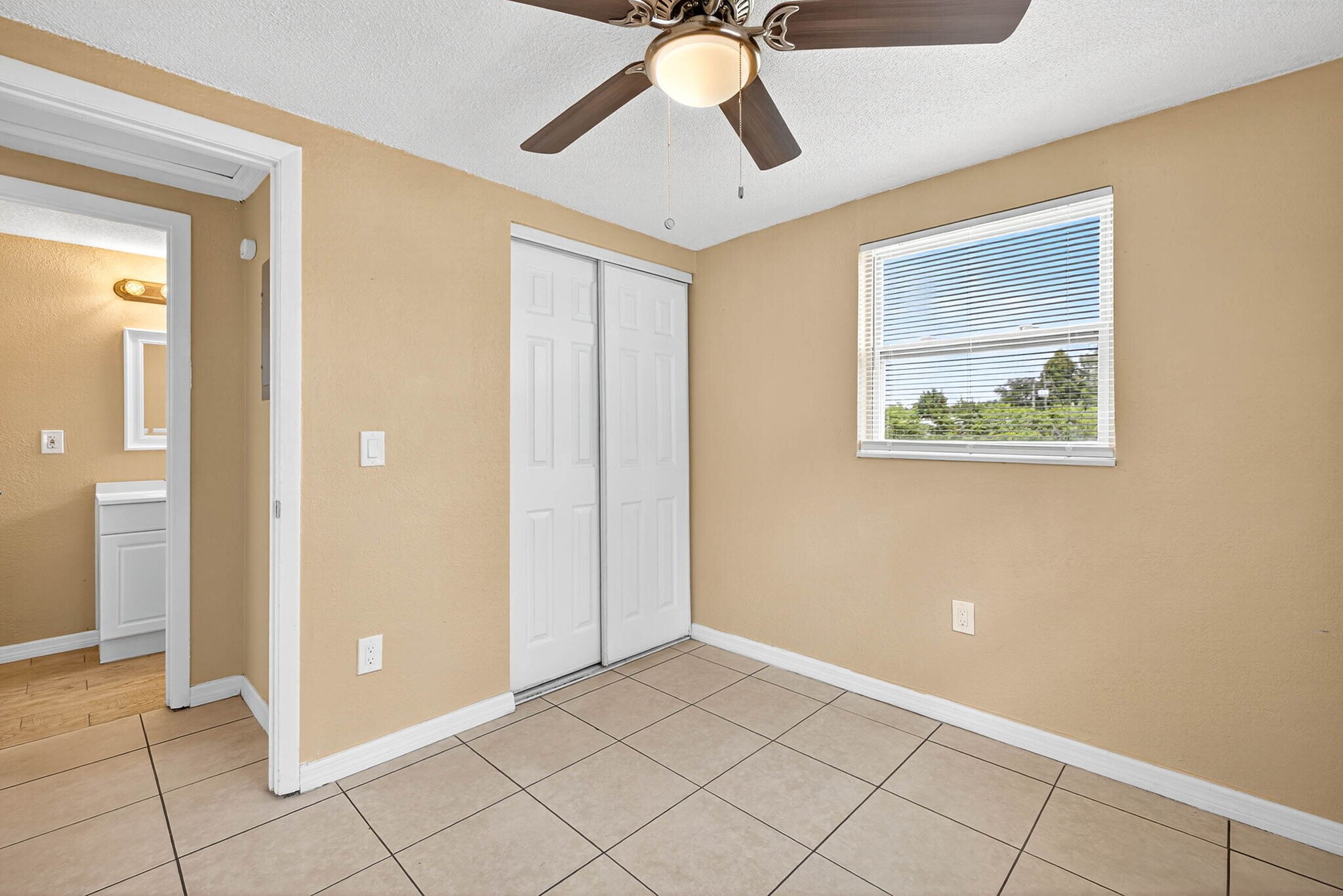 Building Photo - 2146 Ranchita Trail