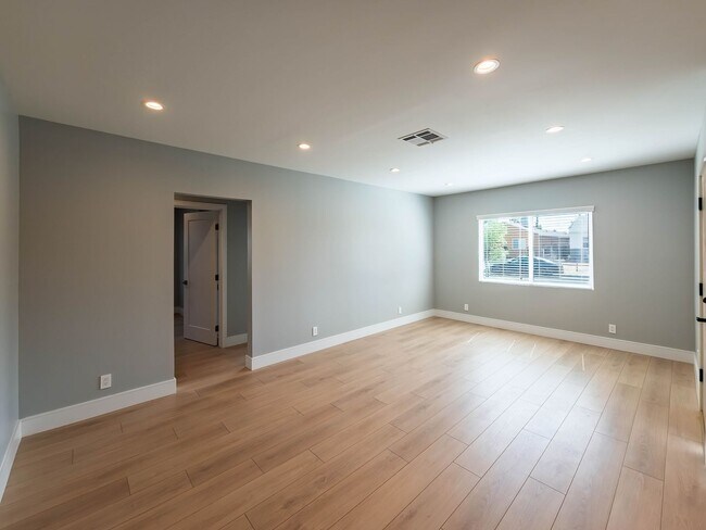Building Photo - 6454 Gentry Ave