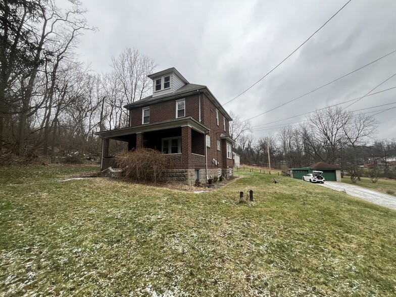 Building Photo - 1801 Universal Rd