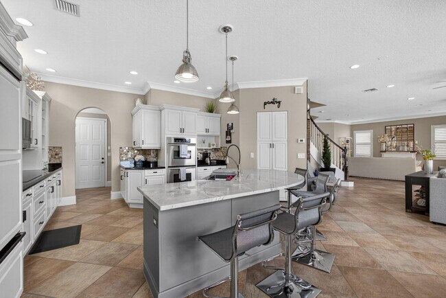 Building Photo - 9225 Delemar Ct