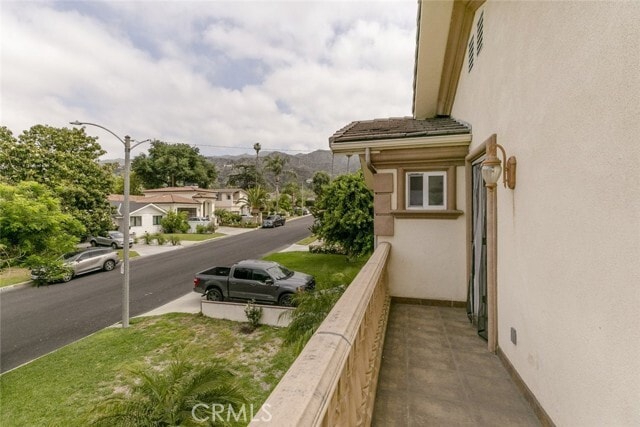 Building Photo - 918 E Valencia Ave