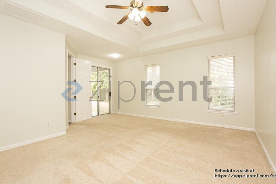 Building Photo - 909 Corsica Ln