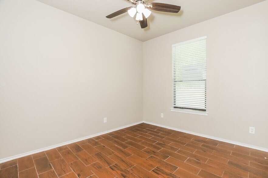 Building Photo - 1218 Bridle Bit