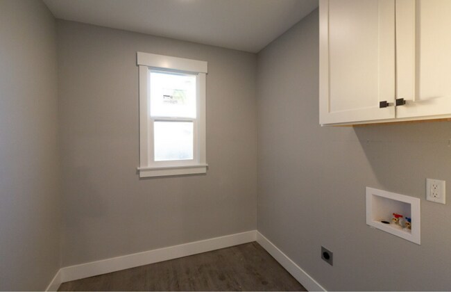 Building Photo - Charming Fully Renovated Home in the Heart of Southeast Portland