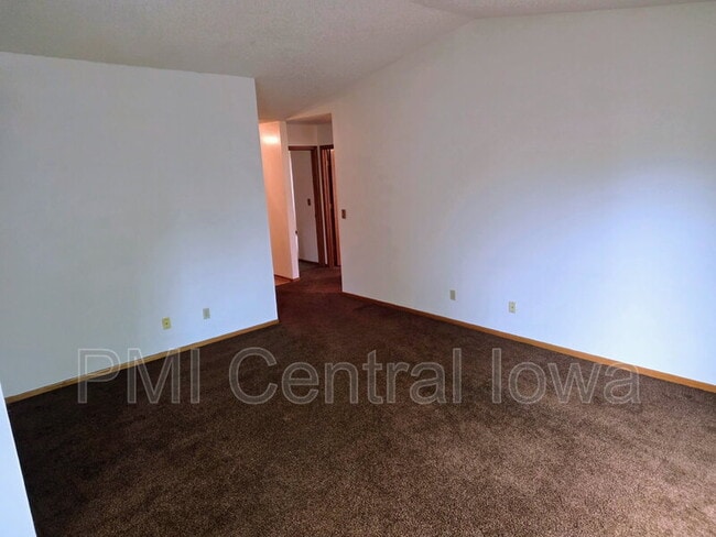 Building Photo - 5310 Brookview Dr