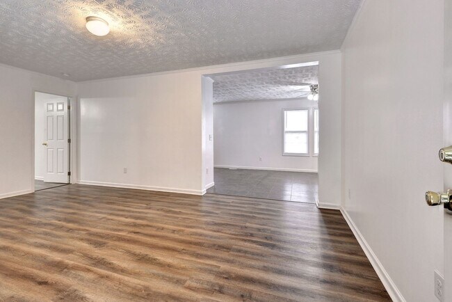 Building Photo - 9431 Jenkins Ln