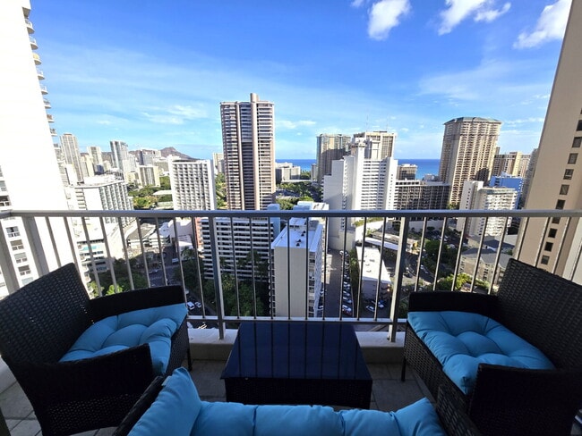 Building Photo - Fully Furnished 1br/1bath/1pkg Condo at Villa at Eaton Square avail 4/1/26-12/31/26