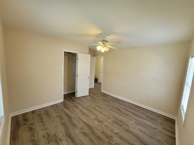 Front Bedroom - 3237 Gifford St