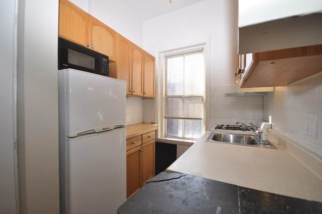 Building Photo - 261 Beacon St