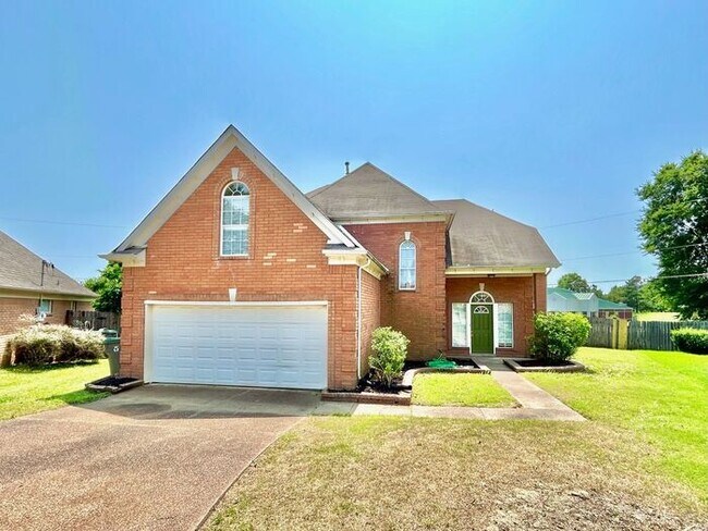 Building Photo - Spacious 4 bedroom with den available now in Cordova.