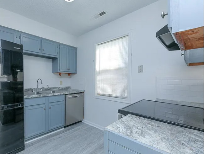 Building Photo - 101 Mimosa Ln