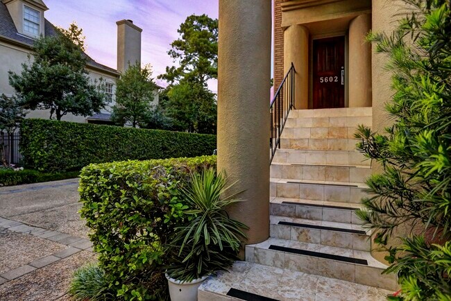 Building Photo - 5602 San Felipe St