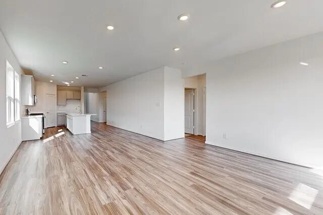 Building Photo - 21611 Shadowbrook Birch Dr