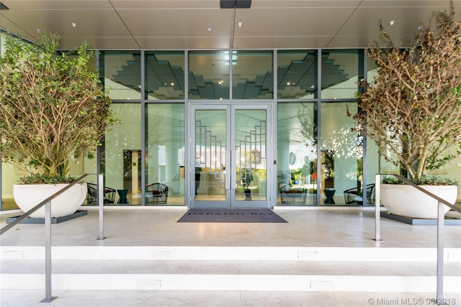 Building Photo - 650 NE 32nd St