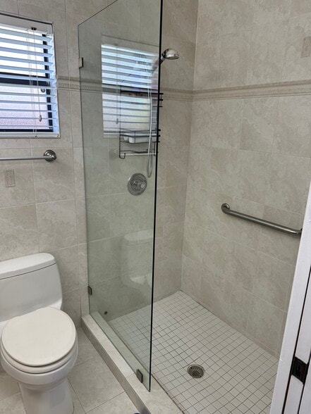 Building Photo - 10404 NW 5th Mnr