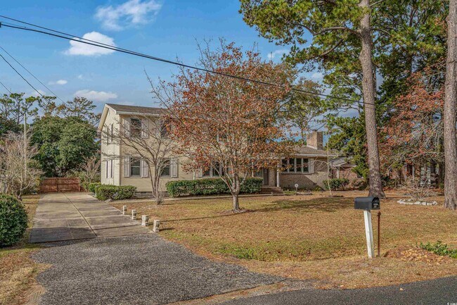 Building Photo - 917 9th Ave S