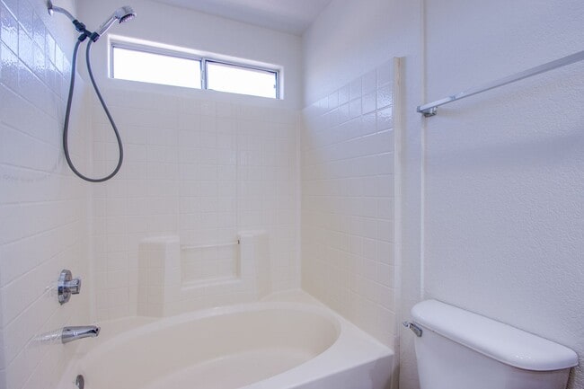 Building Photo - Lovely 4 bedroom 2.5 bath townhome in North Las Vegas gated community with a pool!